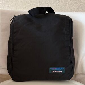 L.L. Bean Black Men's Toiletry Bag with Top Handle with Zipper Closure